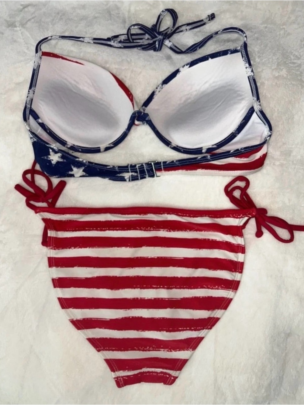 Bikini - Picture 2 of 2
